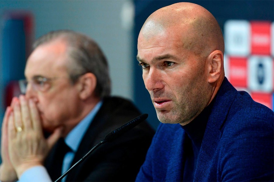 Zinedine Zidane announcing his decision to step down as Real Madrid head coach in a press conference. Photo: AP