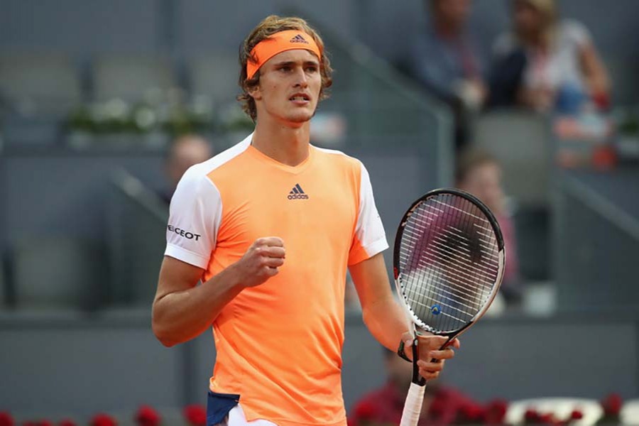 Zverev advances in five sets for third consecutive match