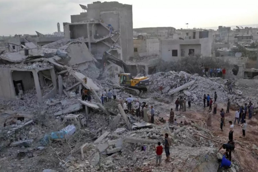 Airstrike kills 35 in Syrian village