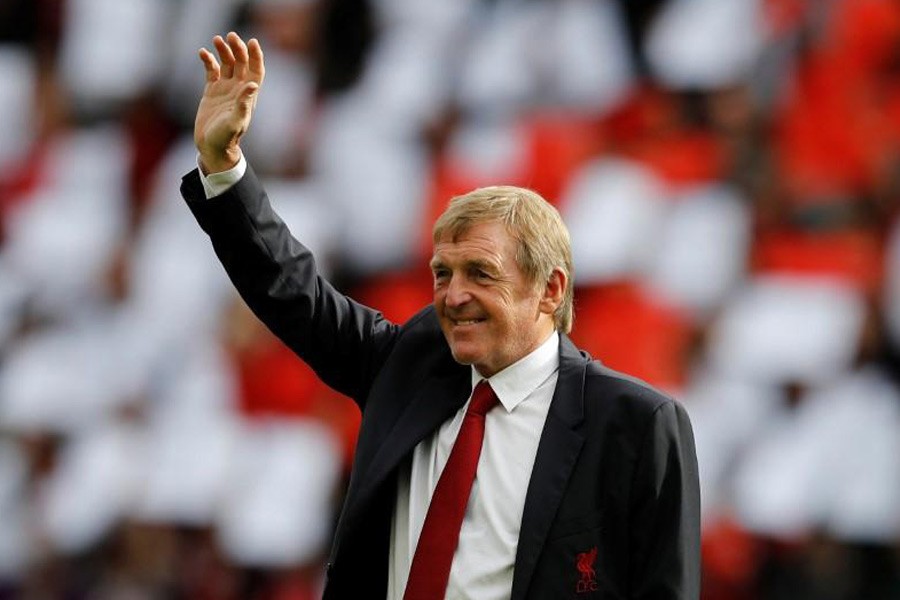 Soccer Football - Premier League - Liverpool vs Manchester United - Anfield, Liverpool, Britain - October 14, 2017 Kenny Dalglish waves to the fans before the match. Reuters.