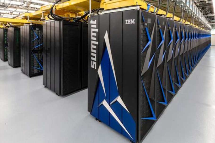 US builds world's fastest supercomputer