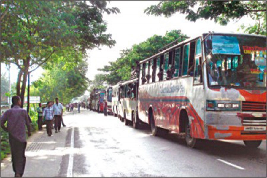 30-km tailback on Dhaka-Mawa highway