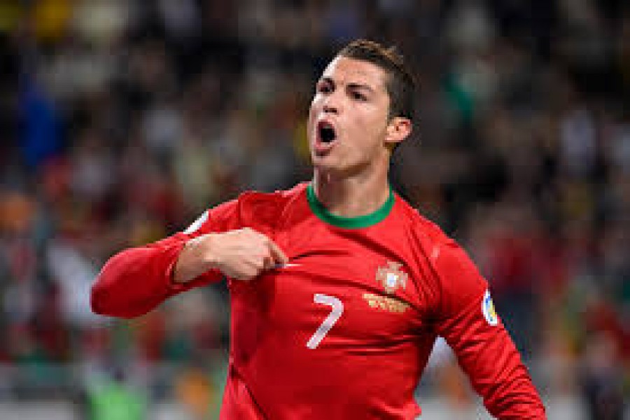 Magic Ronaldo lights up World Cup with hat-trick to deny Spain