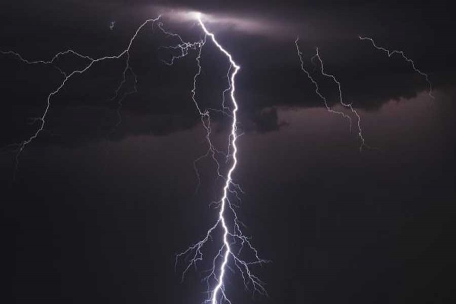 Lightning kills two in Magura