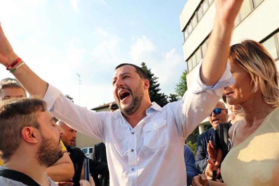 Italian populist for deporting migrants from Roma