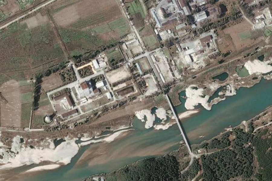 Satellite image from DigitalGlobe shows Yongbyon nuclear reactor, North Korea, collected on September 29, 2004.  -  Photo: Reuters