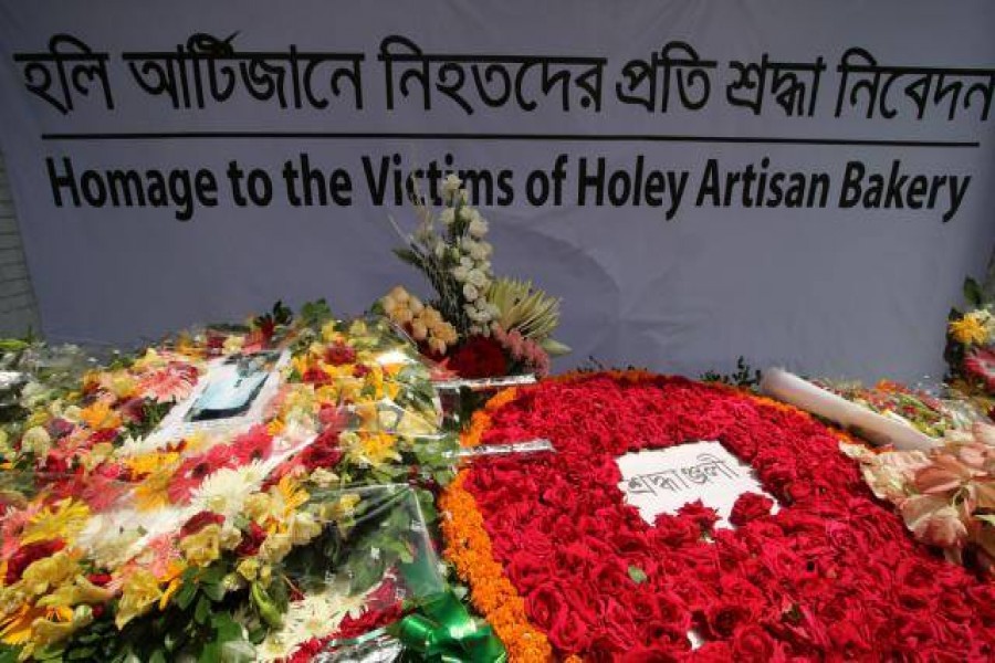 Tributes pour in for Dhaka café attack victims