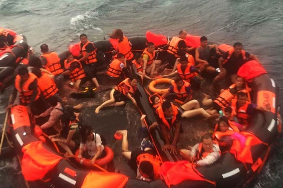 10 Chinese tourists die in Thailand as boat sinks