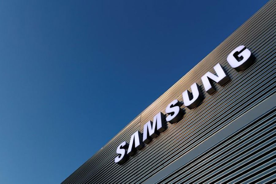 Samsung opens world's largest phone factory in India