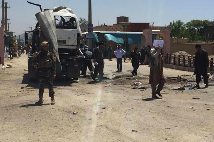 Afghan suicide bomber kills 10