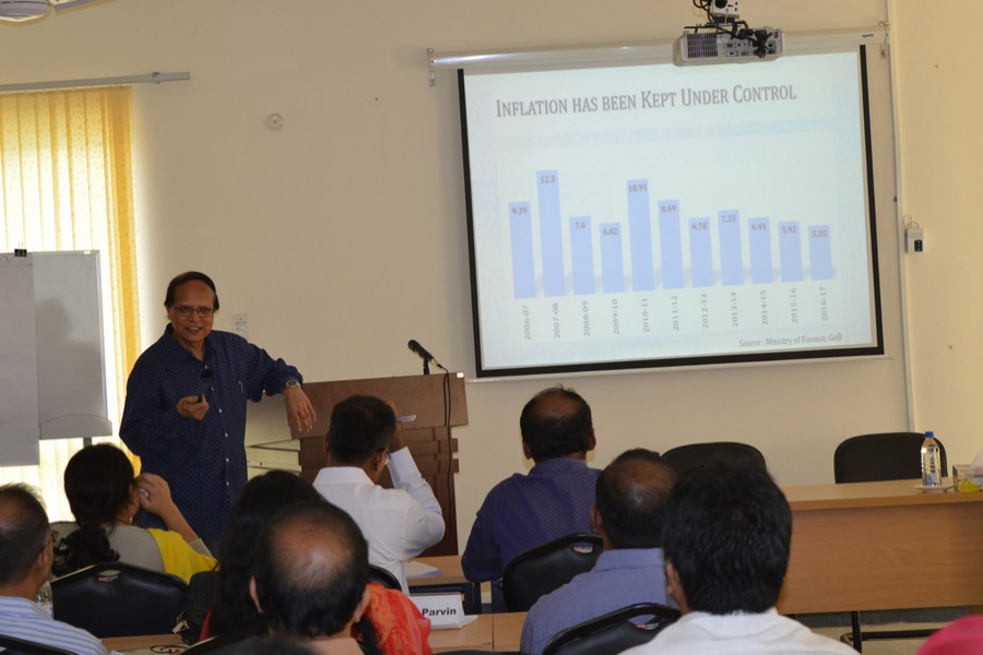 Former governor of Bangladesh Bank (BB) Dr Atiur Rahman delivering his speech at a special capacity-building session, organised by the Bangladesh Institute of Governance and Management (BIGM), in the capital on Monday