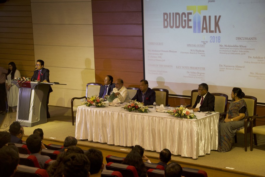 Young Economists' Forum of North South University conducting 'Budget Talk 2018', the discussants of which were Md Mosharraf Hossain Bhuiyan, Dr Nazneen Ahmed, Dr Ashikur Rahman and Mominul Islam among others