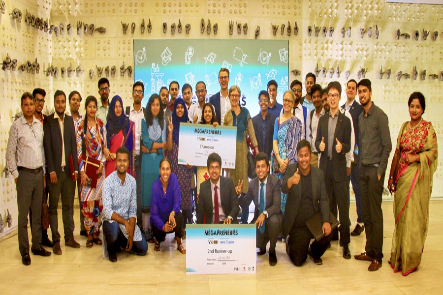 Megapreneurs' 2018 winners, organisers and guests in a frame