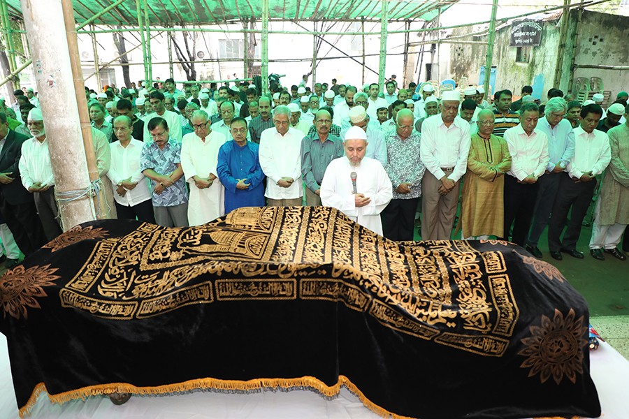 The third and last namaz-e-janaza of AHM Moazzem Hossain, editor and publisher of The Financial Express, was held on the Jatiya Press Club premises on Thursday noon. FE Photo