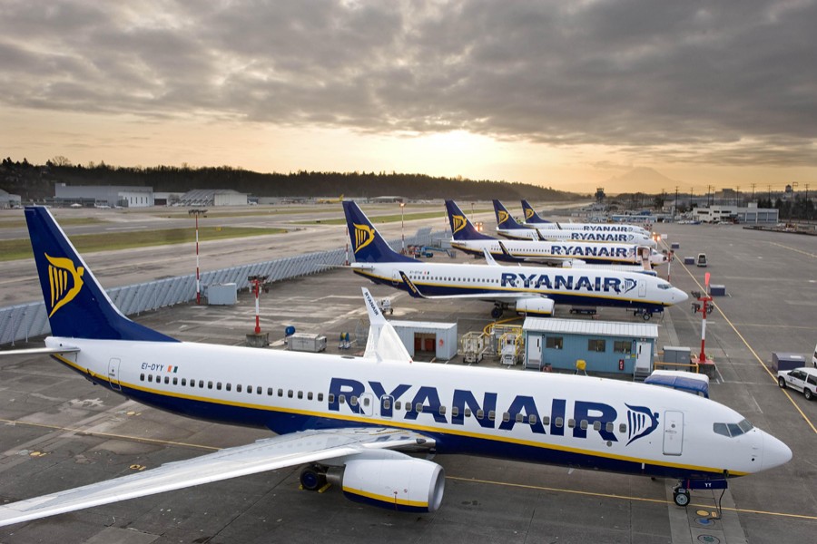 Ryanair cancels flights as pilots walk out