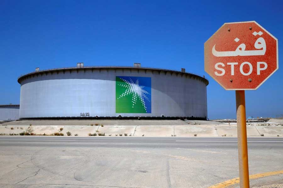 An Aramco tank is seen at Saudi Aramco's Ras Tanura oil refinery and oil terminal in Saudi Arabia May 21, 2018. Reuters/File Photo