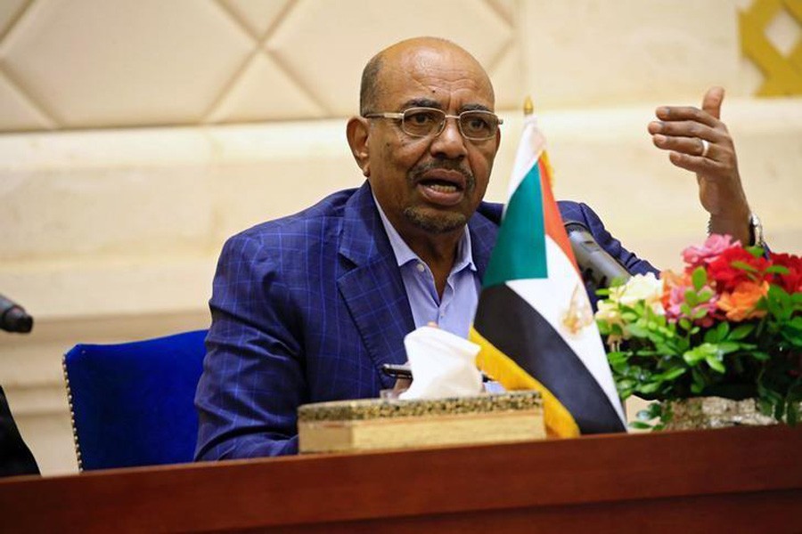 Sudan's President Omar Hassan al-Bashir speaks during a press conference after the oath of the prime minister and first vice president Bakri Hassan Saleh at the palace in Khartoum, Sudan, March 2, 2017. Reuters/File photo