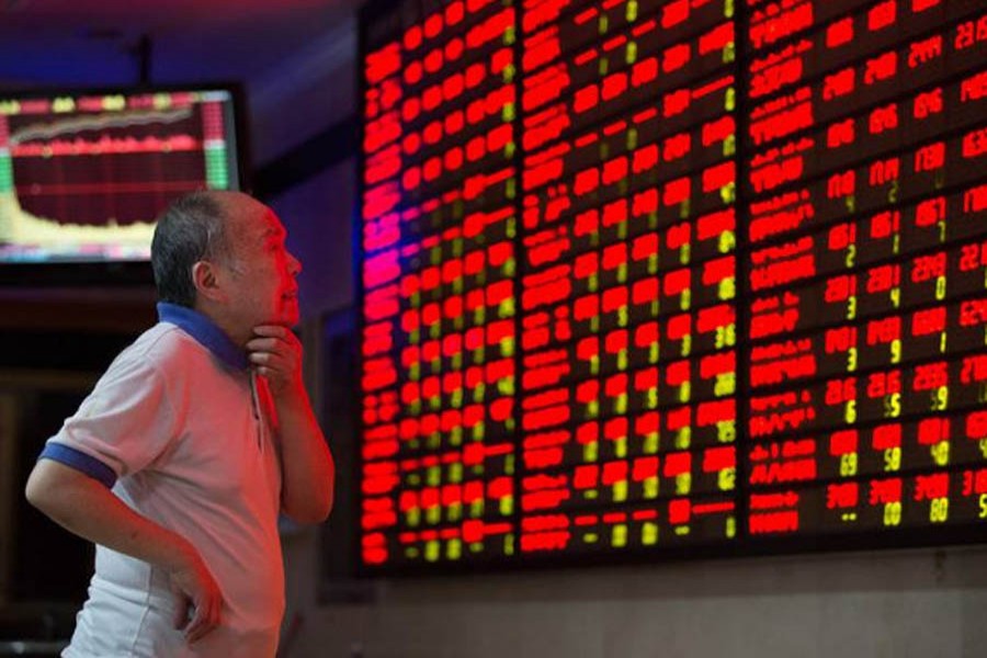 Asian shares inch up amid trade war concerns
