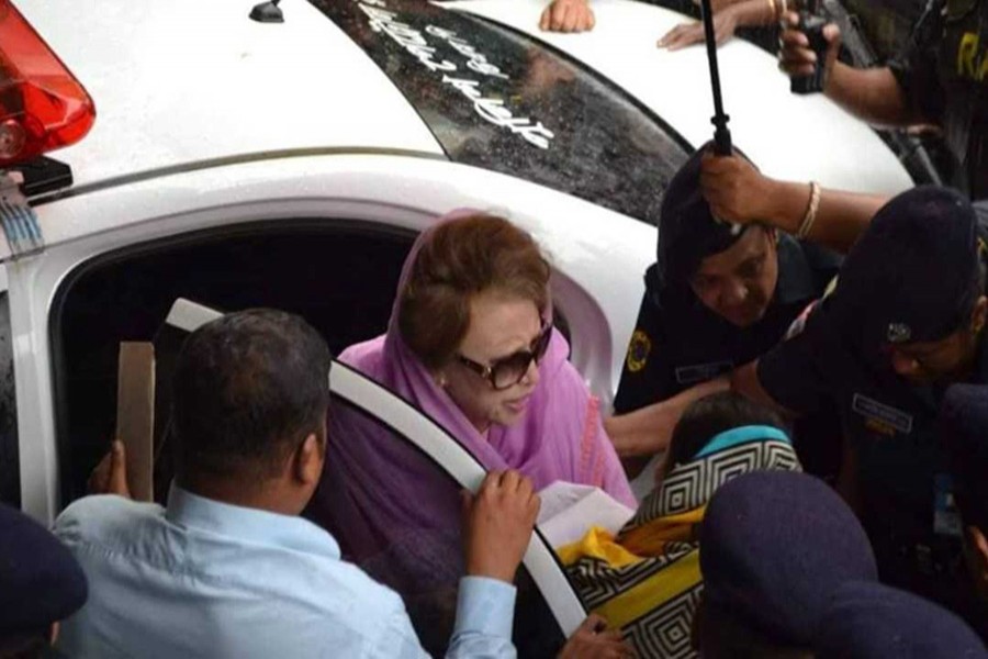 BSMMU medical board checks Khaleda’s medical papers