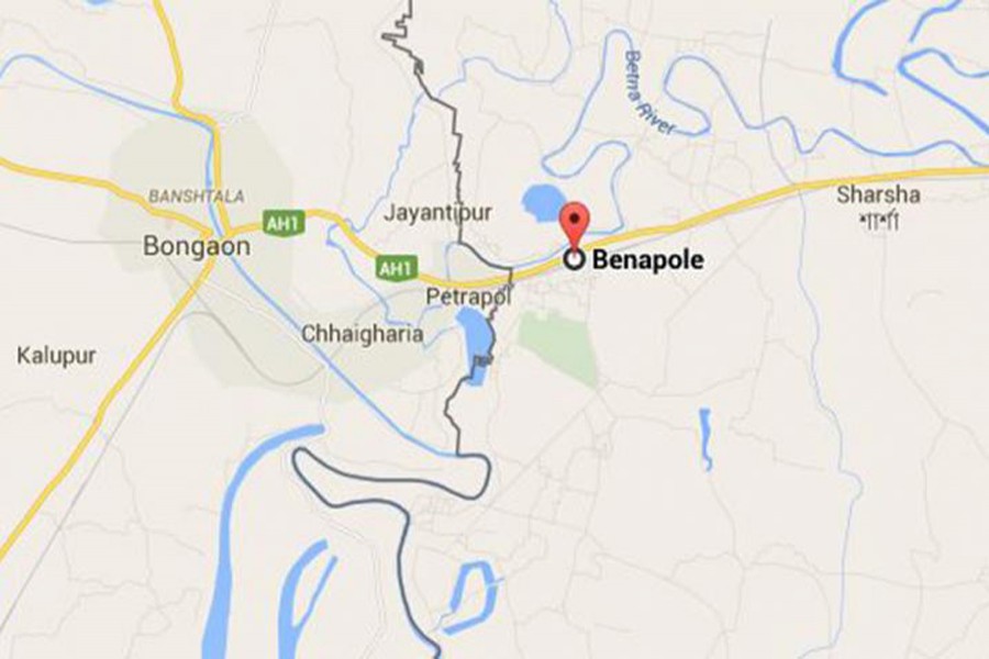 Customs detains man with gold powder at Benapole