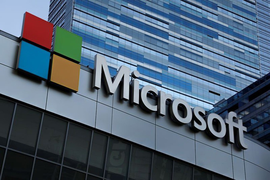 The Microsoft sign is shown on top of the Microsoft Theatre in Los Angeles, California, US, October 19, 2018. Reuters/File Photo