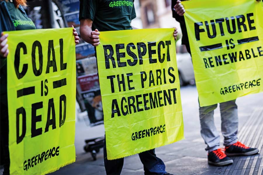 Greenpeace 	—Photo