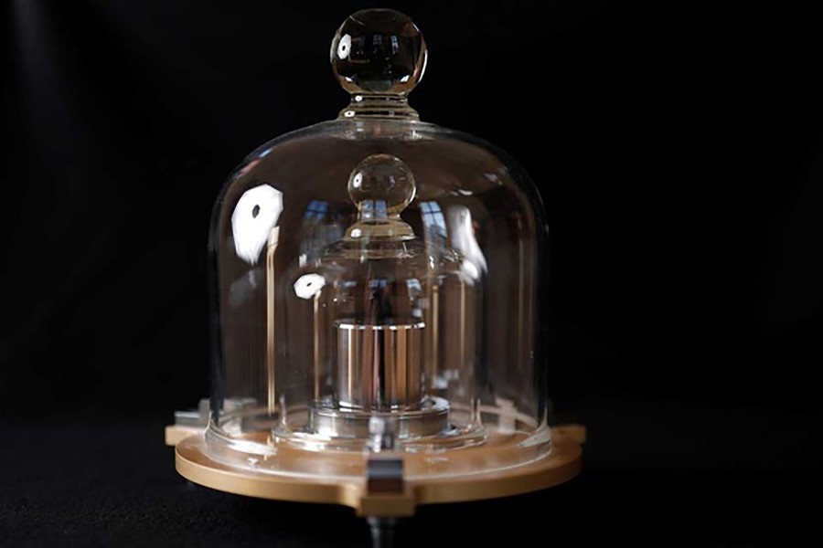 A replica of the International Prototype Kilogram. -Reuters photo