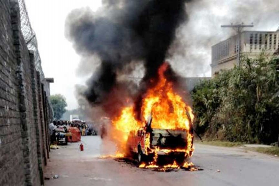 Attack on Chinese consulate in Pakistan leaves four dead