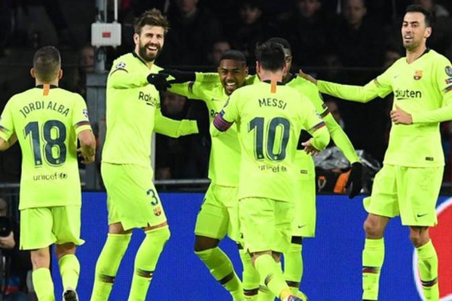 Barca secures top group spot