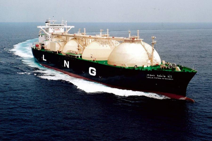 LNG prices on downward  spiral amid warm winter