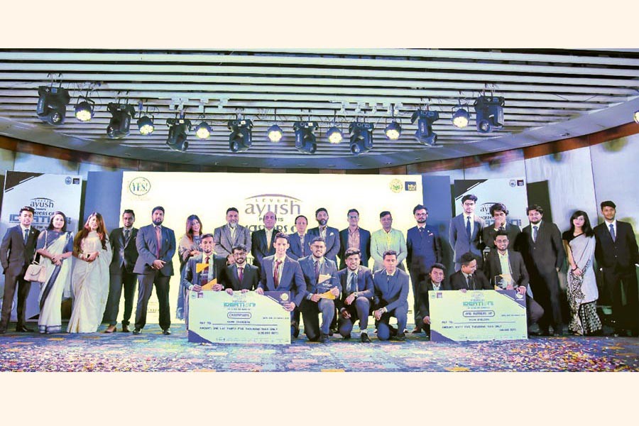 The award recipients with the judges and guests at the grand finale of ‘Masters of Ideation 2018’ held at NSU