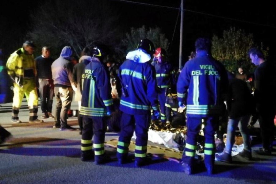 Emergency personnel attend to victims of a stampede at a nightclub in Corinaldo, near Ancona - Vigili del Fuoco / handout via Reuters