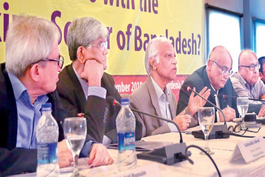 Former caretaker government adviser Prof Wahiduddin Mahmud speaking at a dialogue on banking sector organised by CPD in the city on Saturday — FE photo