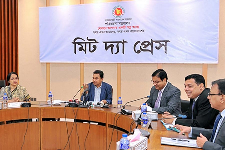 Planning Minister AHM Mustafa Kamal addressing the ‘Meet the Press’ programme at the NEC Conference Room at Sher-e-Bangla Nagar area in Dhaka on Sunday. Photo: BSS