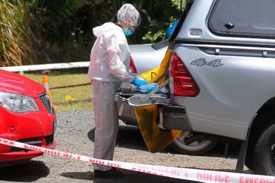 A police officer investigating the murder of British tourist Grace Millane stands at a crime scene along a section of Scenic Drive in the Waitakere Ranges outside Auckland, New Zealand, Sunday, Dec 9, 2018. - AP