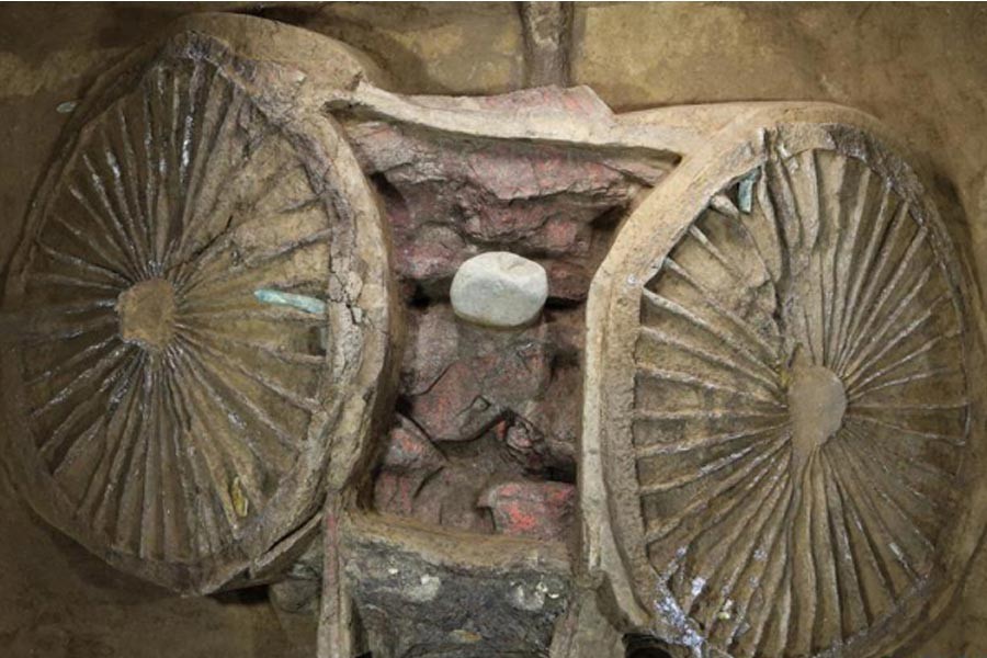 Archaeologists unveil 2,500- yr old deluxe carriage in China