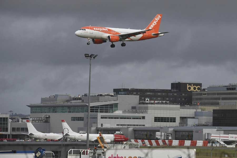 London’s Gatwick Airport resumes flights after drone chaos