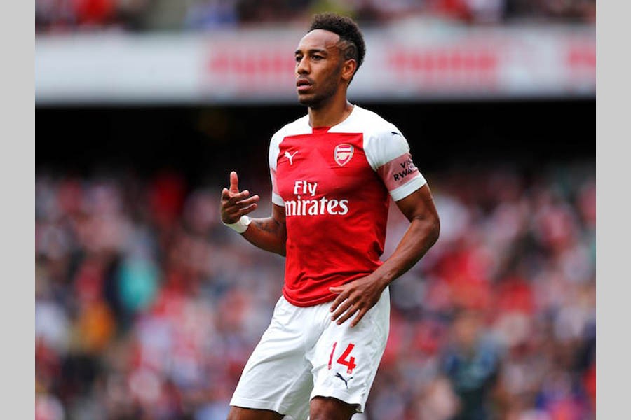 Arsenal back to winning ways on Aubameyang brace