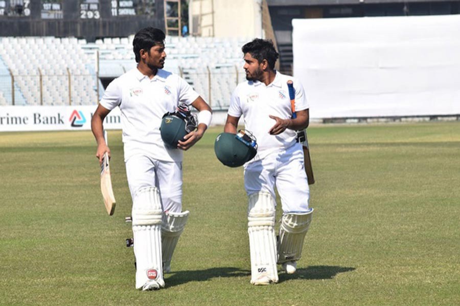 Prime Bank South Zone's batsmen Anamul Haque Bijoy and Al Amin returning to dressing room during the break on the 2nd day of the four-day BCL match against North Zone at Zahur Ahmed Chowdhury Stadium in Chattogram on Tuesday	— bdnews24.com