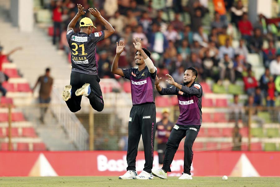 Players of Rajshahi Kings celebrating after winning the match against Dhaka Dynamites in BPL at Sylhet International Cricket Stadium in Sylhet on Wednesday	— BCB