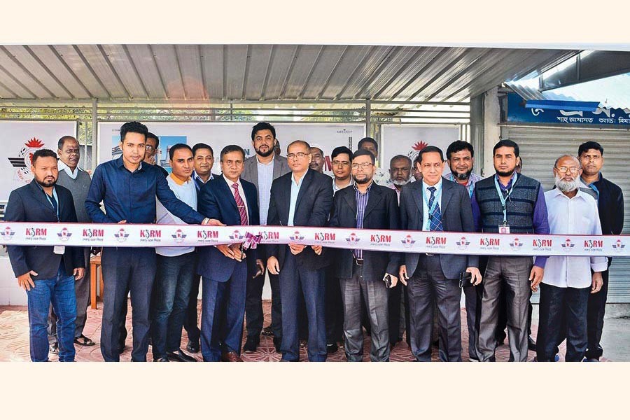 Chattogram Shah Amanat International Airport Manager Wing Commander ABM Sarwar-E-Zaman formally inaugurating the passenger shed recently established by KSRM for the welfare of the general passengers and visitors in the airport lounge