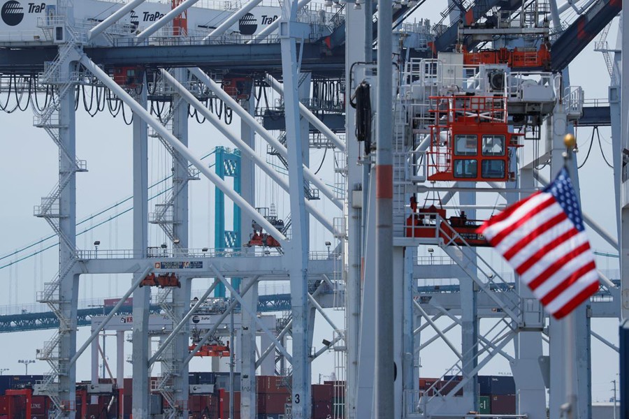 The US flag flies at the Port of Los Angeles in Los Angeles, California, US, July 16, 2018. Reuters/Files