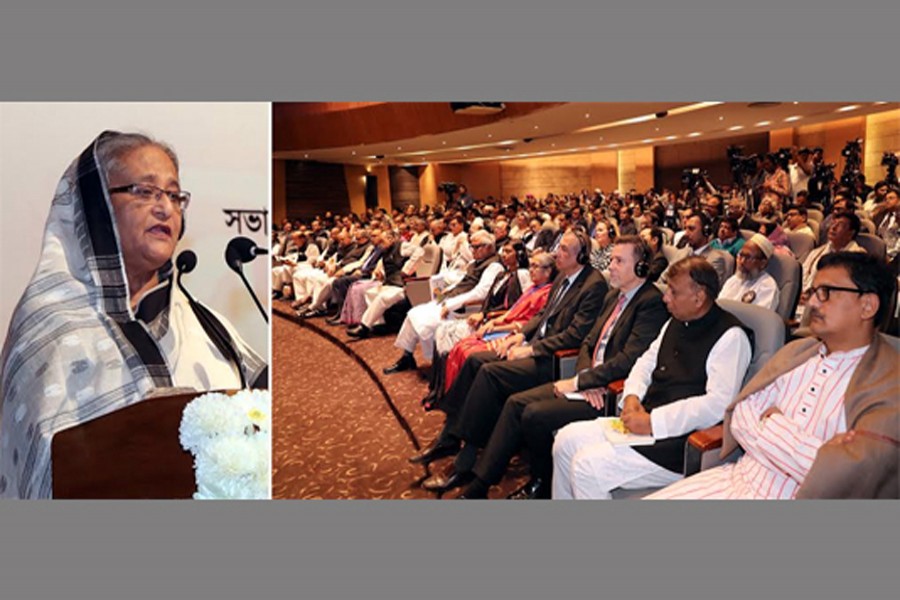 Deliver verdicts in Bangla: PM to judges