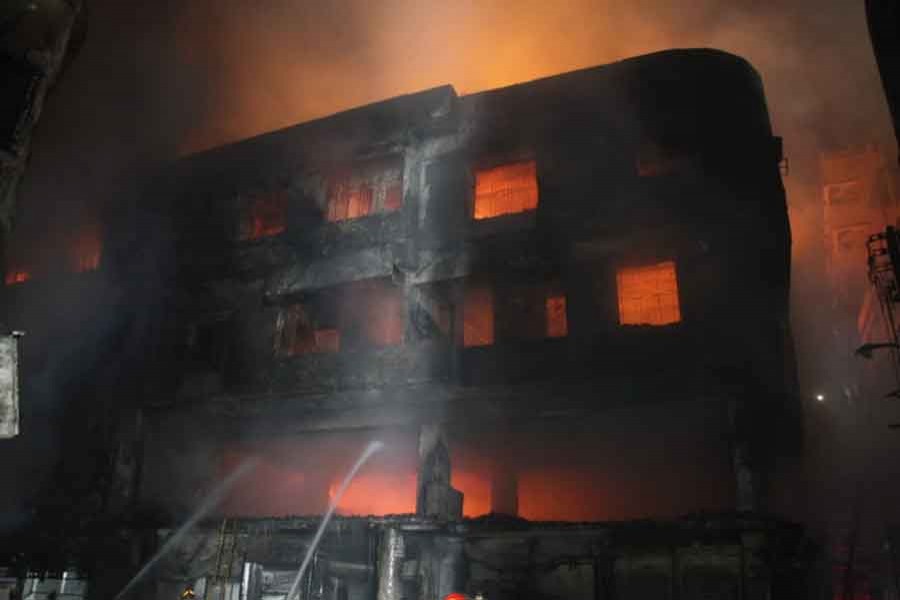 Prof Yunus condoles loss of lives in Chawkbazar fire