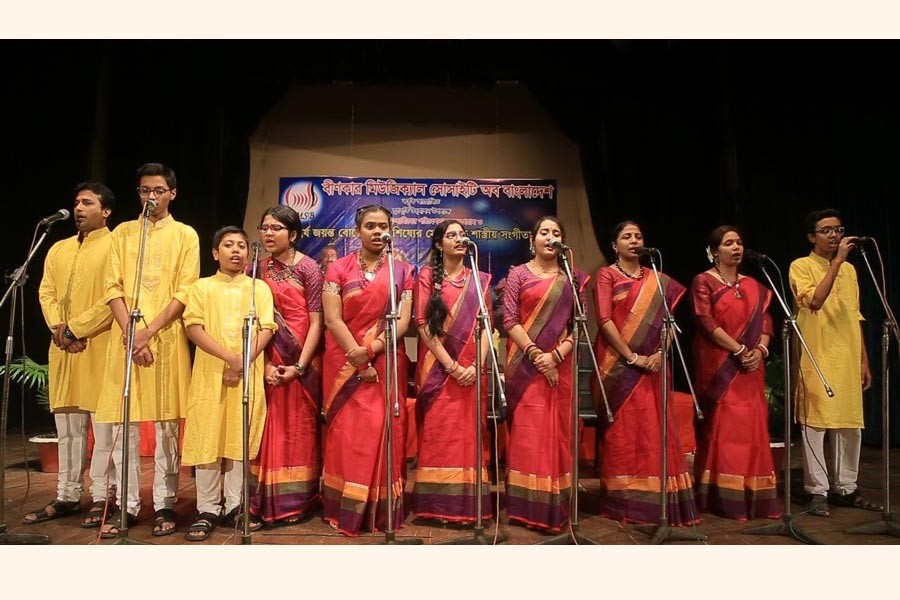 Students of Beenkar Musical Society of Bangladesh rendering a song at the anniversary celebration programme