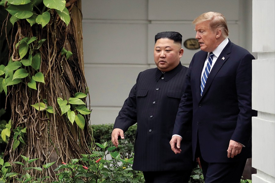 Trump-Kim summit ends abruptly with no deal: US President Donald Trump (right) and North Korean leader Kim Jong Un at the Sofitel Legend Metropole Hanoi hotel in Vietnam on February 28, 2019.            —Photo: AP      