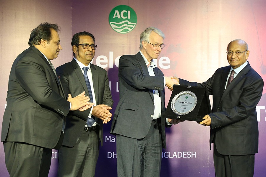 ACI arranged a discussion session to honour Nobel Laureate Sir Richard John Roberts, a renowned British biochemist & molecular biologist in Dhaka recently.  Chairman of ACI Limited, Mr. M Anis Ud Dowla, Managing Director of ACI Limited, Dr. Arif Dowla and Managing Director of ACI Agribusiness, Dr. F H Ansarey seen.