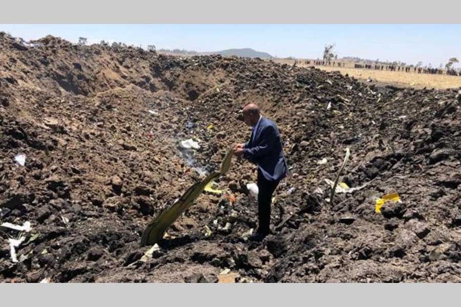 Investigators recover data recorders from Ethiopian plane crash site