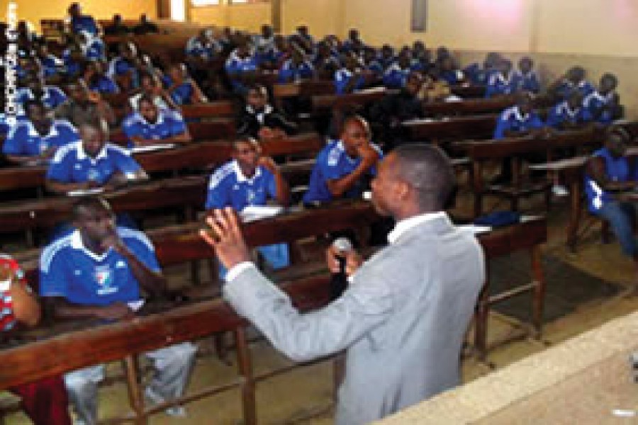 Office of the United Nations High Commissioner for Human Rights (OHCHR) briefing on human rights for police officers at the Abidjan Police Training School in Côte d'Ivoire, in West Africa in 2019. 	—Photo credit: OHCHR