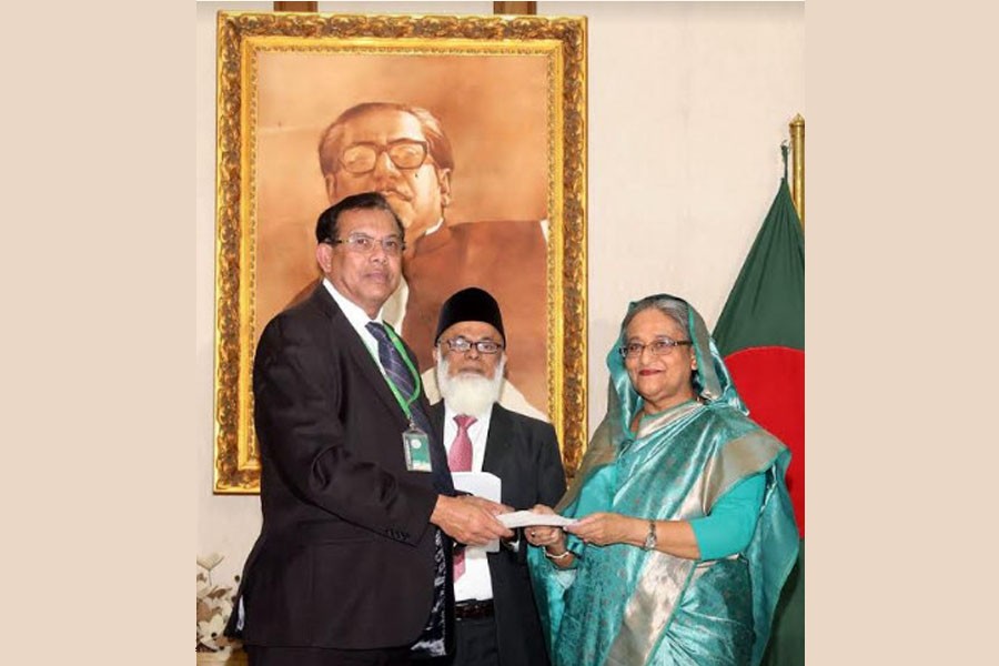 SBAC Bank donates Tk 2.50m to PM relief fund for Chawkbazar fire victims